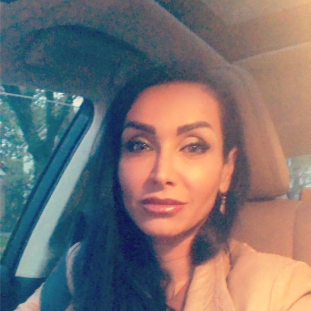 Meet your Posher, Mia